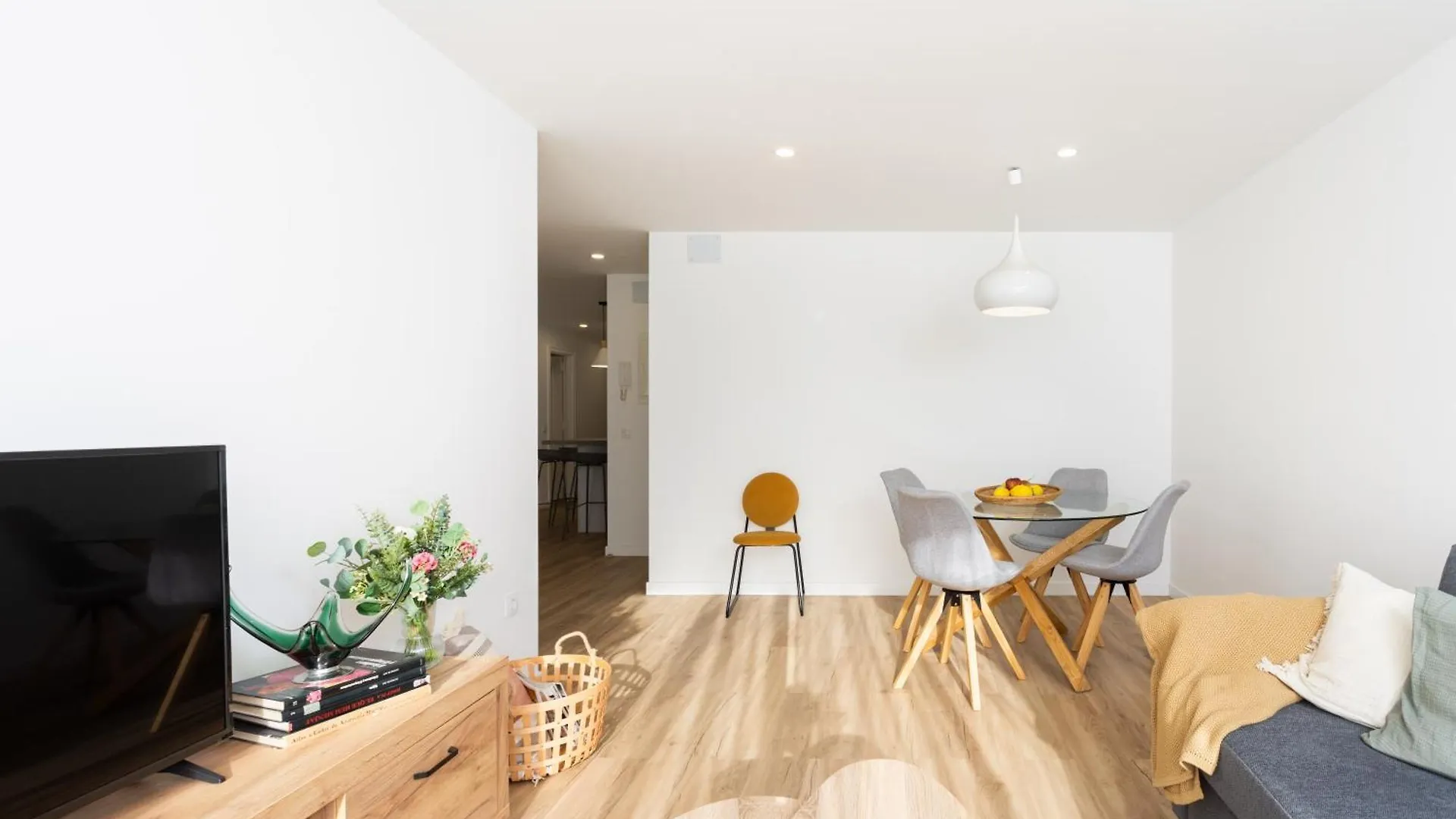 Apartment Home2Book Spacious & Modern Escape In Santa Cruz Spain
