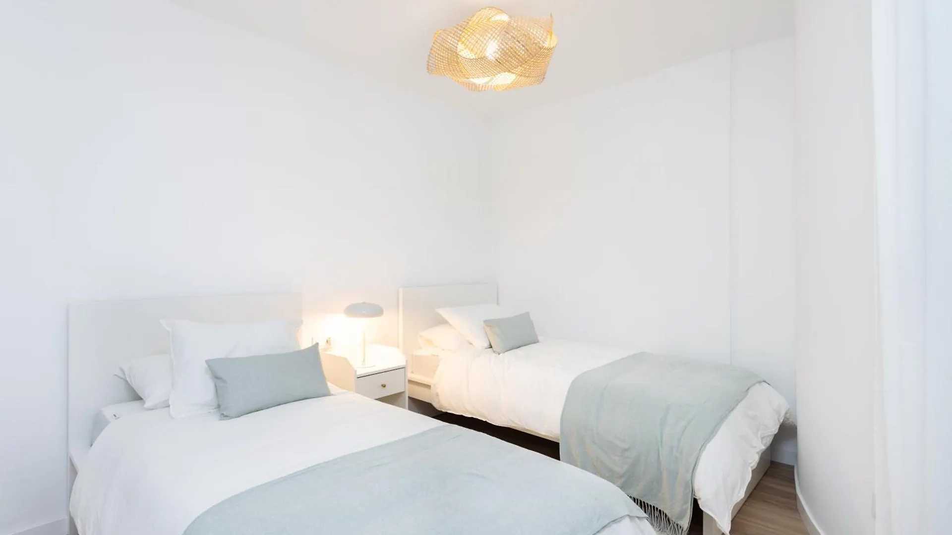 Apartment Home2Book Spacious & Modern Escape In Santa Cruz Spain