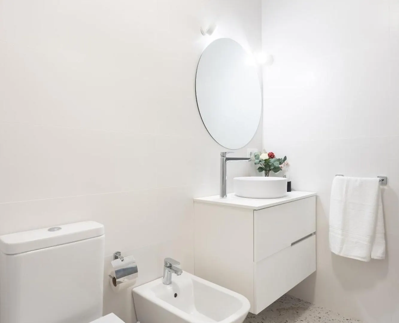 Apartment Home2Book Spacious & Modern Escape In Santa Cruz